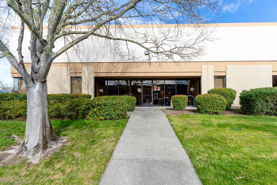 3315 Airway Dr, Santa Rosa, CA for lease - Building Photo - Image 1 of 8