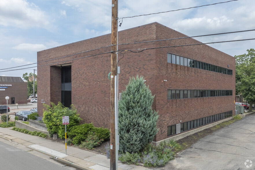 1020 Regent St, Madison, WI for lease - Building Photo - Image 2 of 19