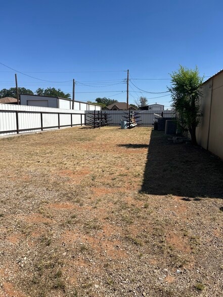 501 E Broadway St, Andrews, TX for sale - Building Photo - Image 2 of 11