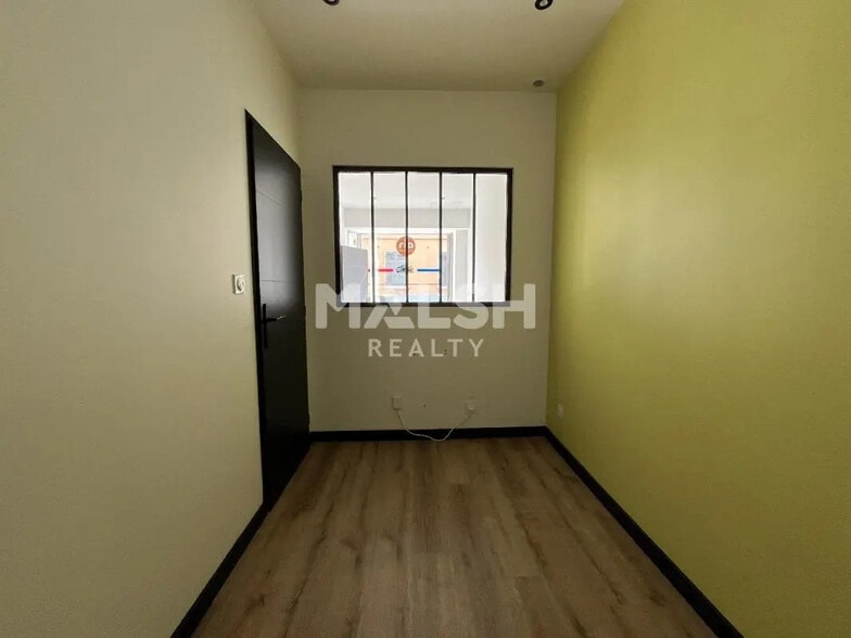 Retail in Villeurbanne for lease - Interior Photo - Image 3 of 7