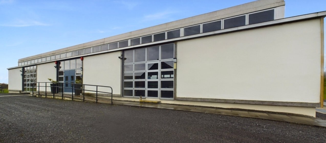 West Hewish, Weston Super Mare for lease Primary Photo- Image 1 of 2