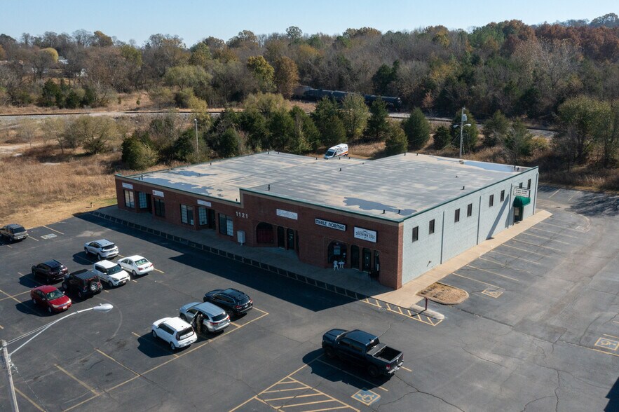 1121 Trotwood Ave, Columbia, TN 38401 Jackson Station