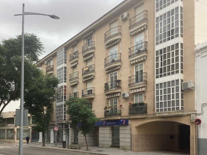 Multifamily in Villanueva de la Serena, Badajoz for sale - Primary Photo - Image 1 of 1