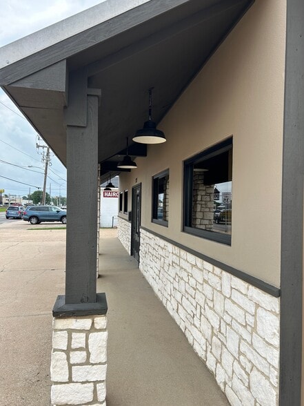 231 N Twin City Hwy, Nederland, TX for sale - Building Photo - Image 2 of 23