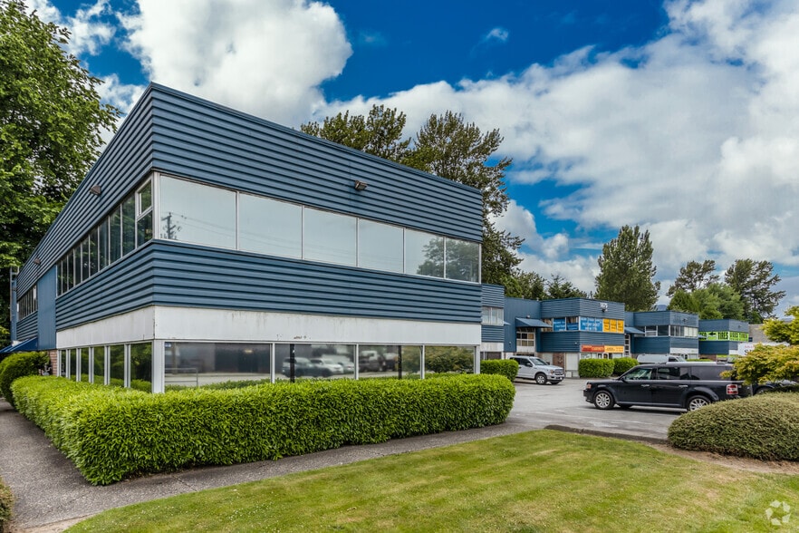 1875 Broadway St, Port Coquitlam, BC for lease - Building Photo - Image 2 of 5