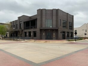 320 S Oak St, Roanoke, TX for lease Building Photo- Image 1 of 1