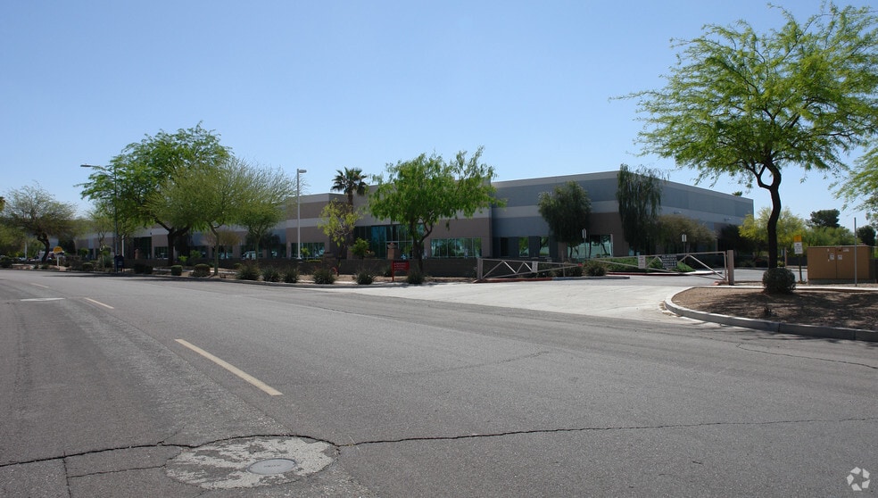 2501 W Grandview Rd, Phoenix, AZ for lease - Building Photo - Image 2 of 6