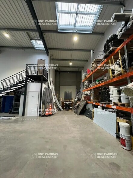 Flex in LA CHAPELLE-D'ARMENTIERES for lease - Interior Photo - Image 3 of 4