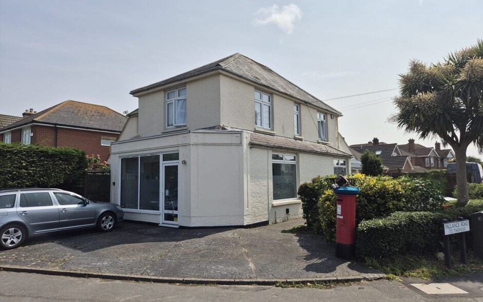 1 Pallance Rd, Cowes for sale - Building Photo - Image 1 of 3