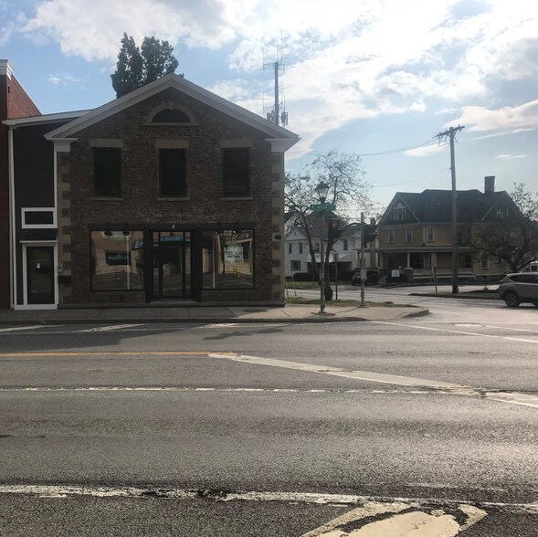 2 E Main St, Victor, NY for sale - Building Photo - Image 1 of 1