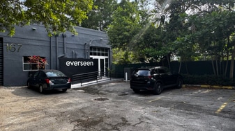 Flex Building in Edgewater - Warehouse