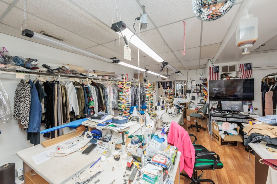 2085 Clague Rd, Westlake, OH for sale - Building Photo - Image 3 of 25