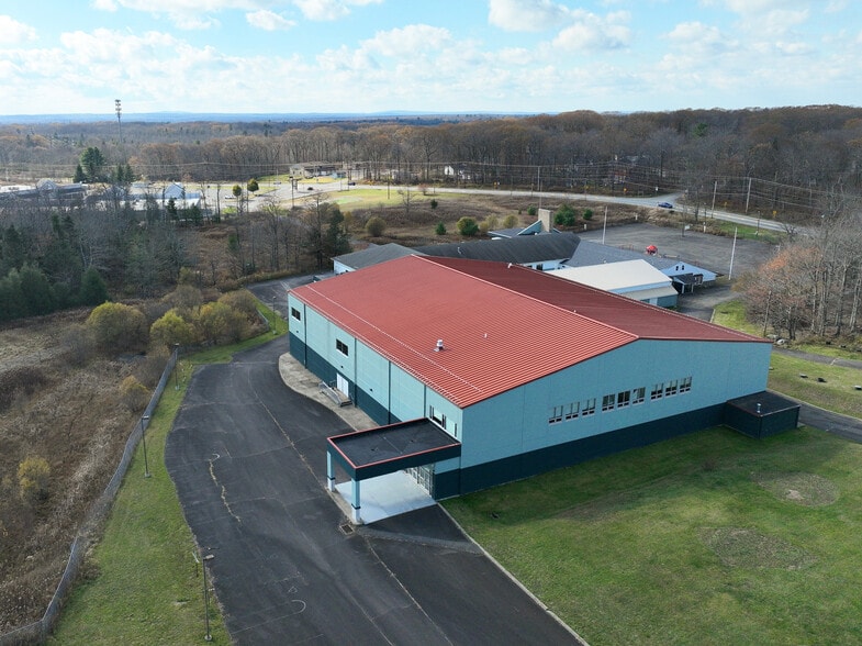 1110 Carriage Ln, Tobyhanna, PA for sale - Building Photo - Image 1 of 6