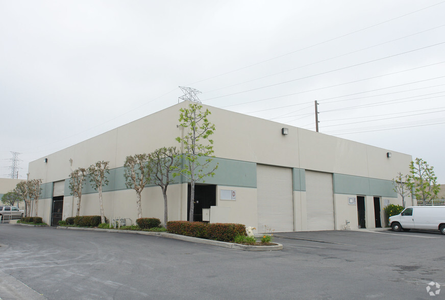 13206 Estrella Ave, Gardena, CA for lease - Building Photo - Image 1 of 3