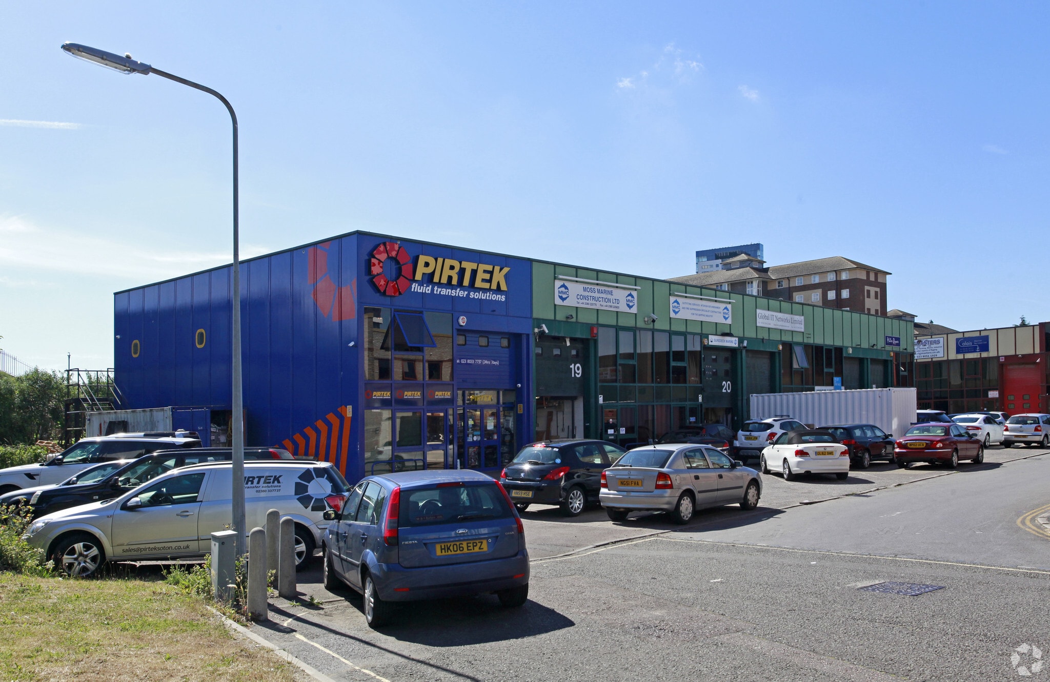 23 Marsh Ln, Southampton for sale Primary Photo- Image 1 of 1