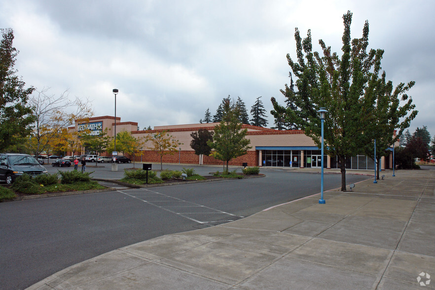 16800-16940 SW 72nd Ave, Tigard, OR for lease - Building Photo - Image 2 of 5