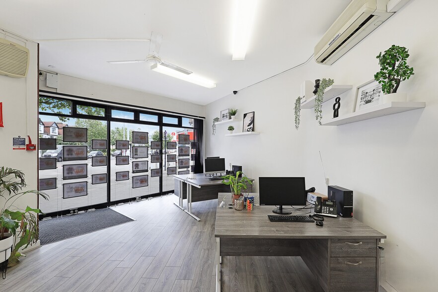 13-15 Woodford Av, Ilford for lease - Building Photo - Image 2 of 4