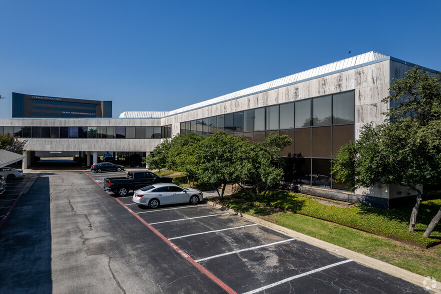 16800 N Dallas Pky, Dallas, TX for lease - Building Photo - Image 2 of 11