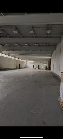 47 Langstaff Ave, Edison, NJ for sale - Interior Photo - Image 3 of 4