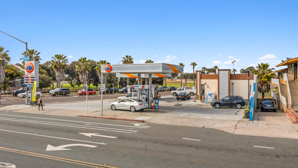 2305 Sunset Cliffs Blvd, San Diego, CA for sale - Building Photo - Image 3 of 27