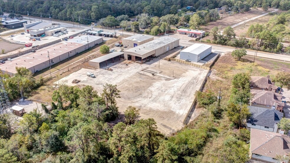 1215 S Houston, Humble, TX for lease - Building Photo - Image 2 of 14