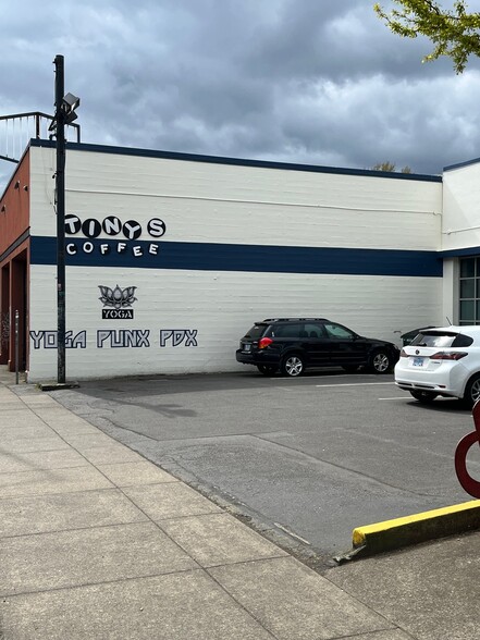 2021-2033 NE Martin Luther King Jr Blvd, Portland, OR for lease - Building Photo - Image 2 of 18