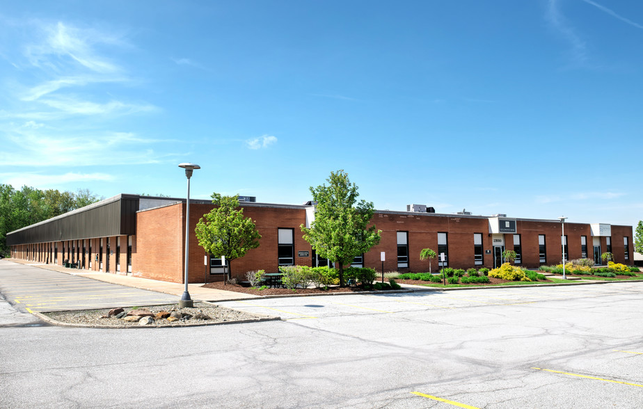 23500 Mercantile Rd, Beachwood, OH for lease - Building Photo - Image 1 of 1