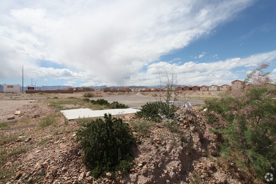 NW Blue Diamond & Cimarron Rd, Las Vegas, NV for sale - Primary Photo - Image 1 of 1