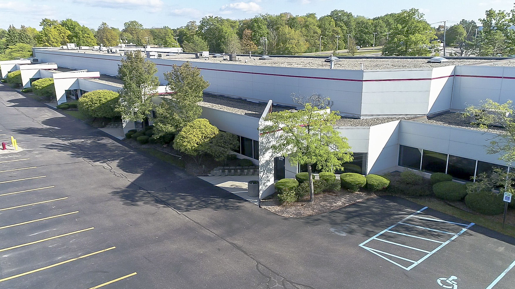 23399 Commerce Dr, Farmington Hills, MI for lease Building Photo- Image 1 of 8