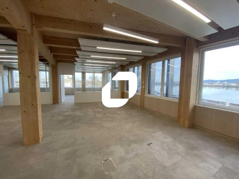 Office in Bordeaux for lease - Interior Photo - Image 2 of 23
