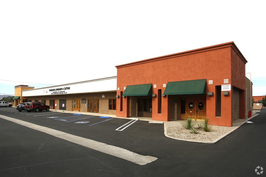 910-924 N State St, Hemet, CA for sale - Primary Photo - Image 1 of 1