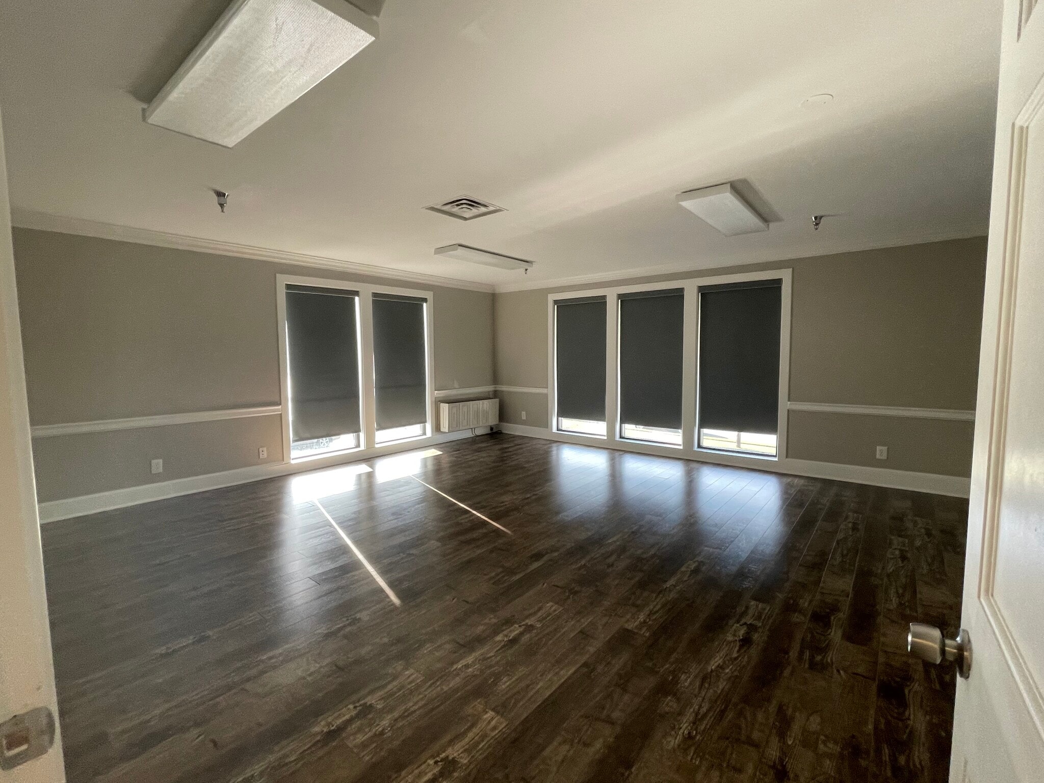 153-154 Patchen Dr, Lexington, KY for lease Interior Photo- Image 1 of 10