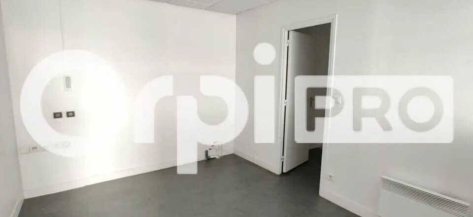 Retail in Verrières-le-Buisson for sale - Building Photo - Image 3 of 9