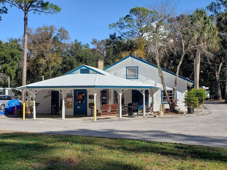 41 Cattail Ln, Yankeetown, FL for sale - Building Photo - Image 1 of 1