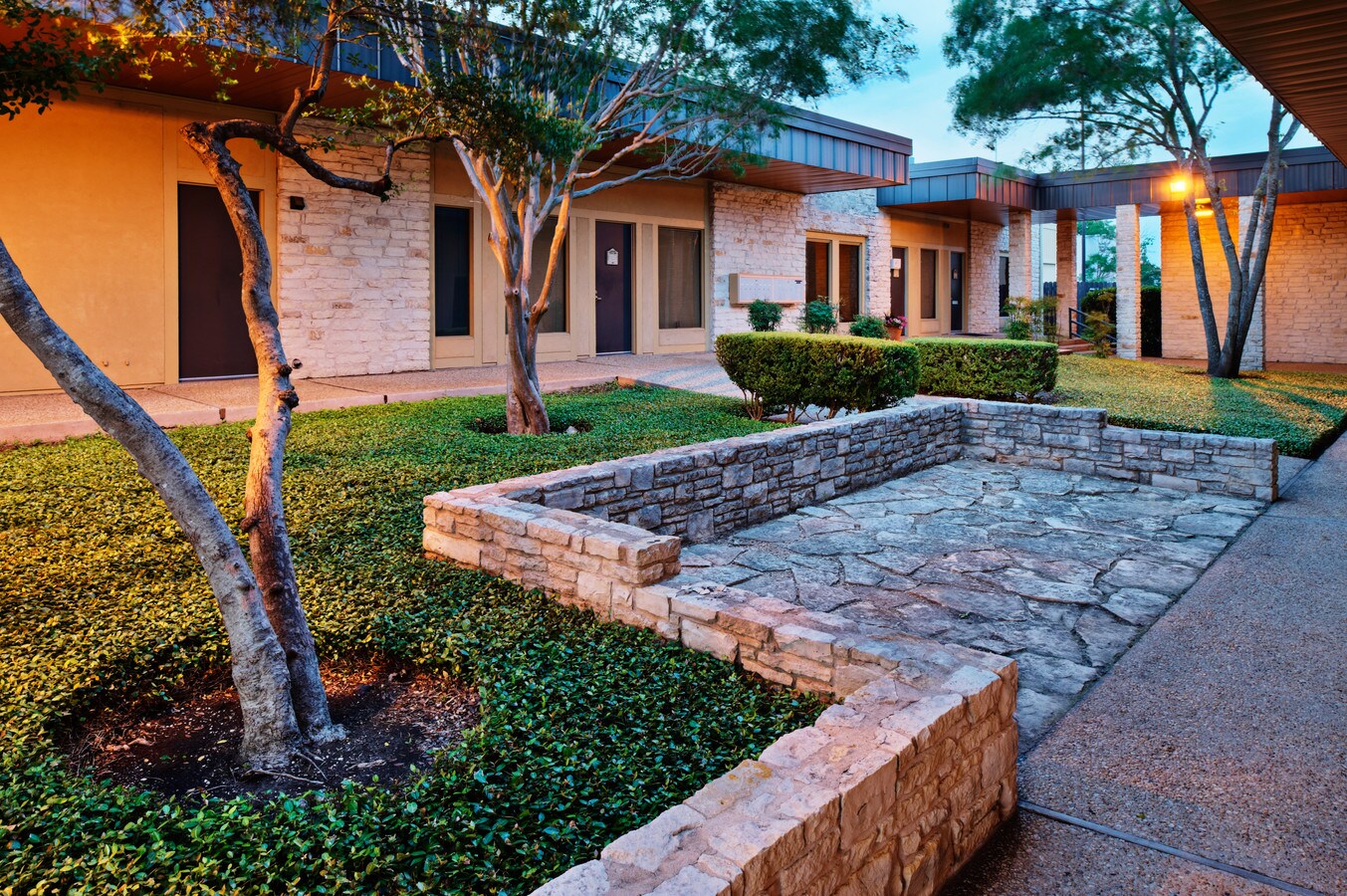 4419 Frontier Trl, Austin, TX 78745