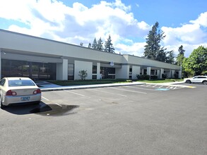 9325-9425 SW Commerce Cir, Wilsonville, OR for lease Building Photo- Image 1 of 9