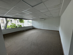 521 Route 111, Hauppauge, NY for lease Interior Photo- Image 2 of 4