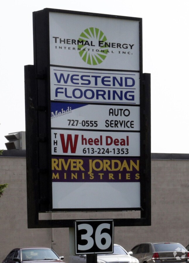 3436 Bentley Ave, Ottawa, ON K2E 6T8