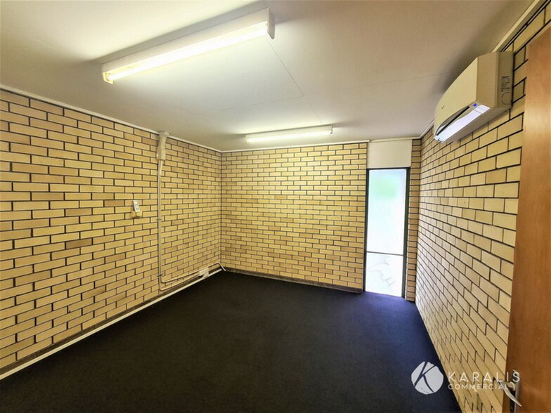 1391 Logan Rd, Mount Gravatt for sale - Interior Photo - Image 2 of 4