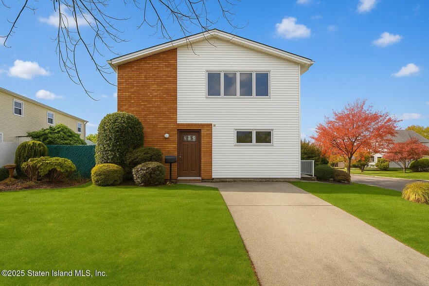 54 Preston Ave, Staten Island, NY for sale - Building Photo - Image 2 of 31