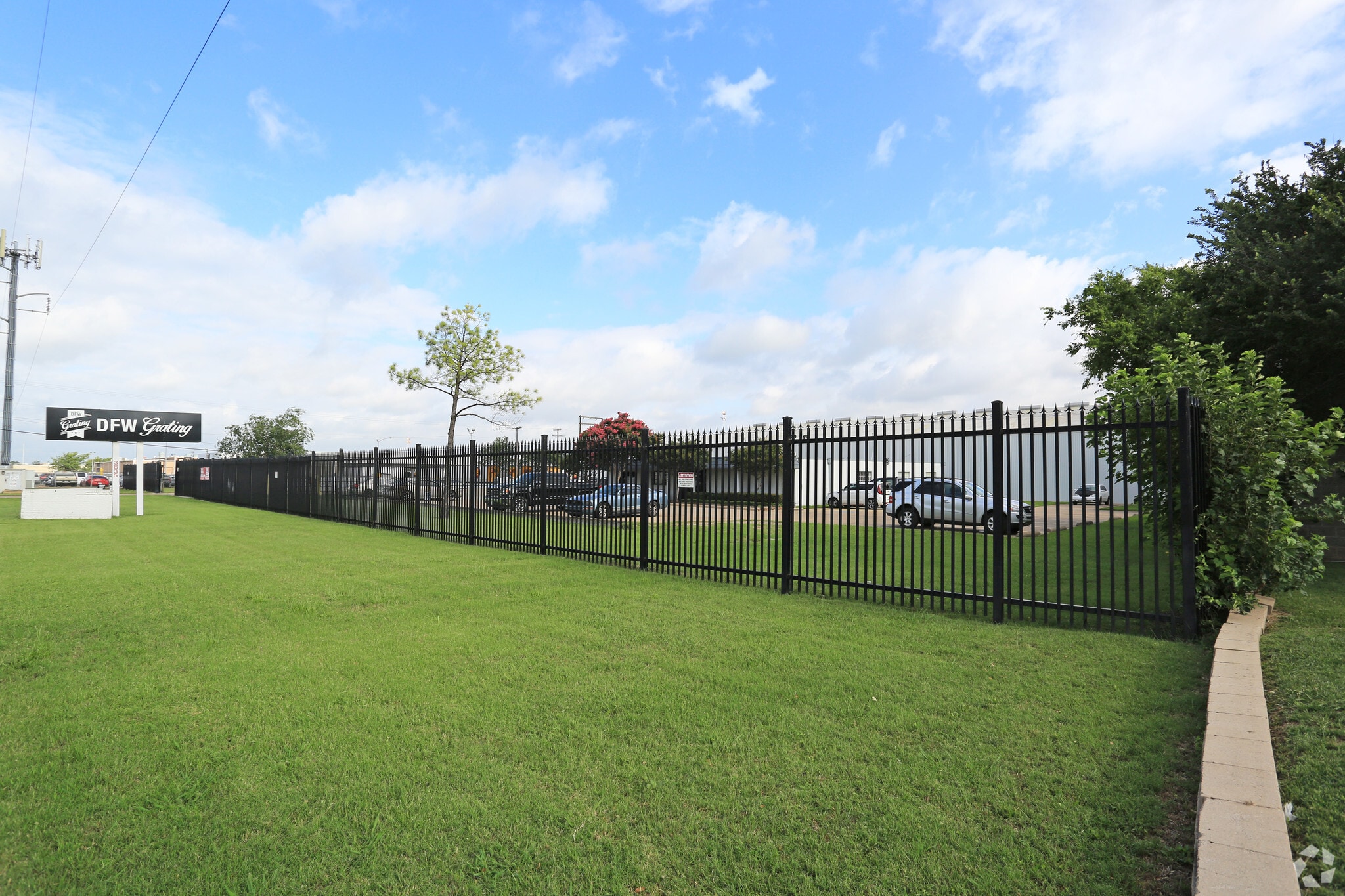 3839 Singleton Blvd, Dallas, TX for sale Primary Photo- Image 1 of 1