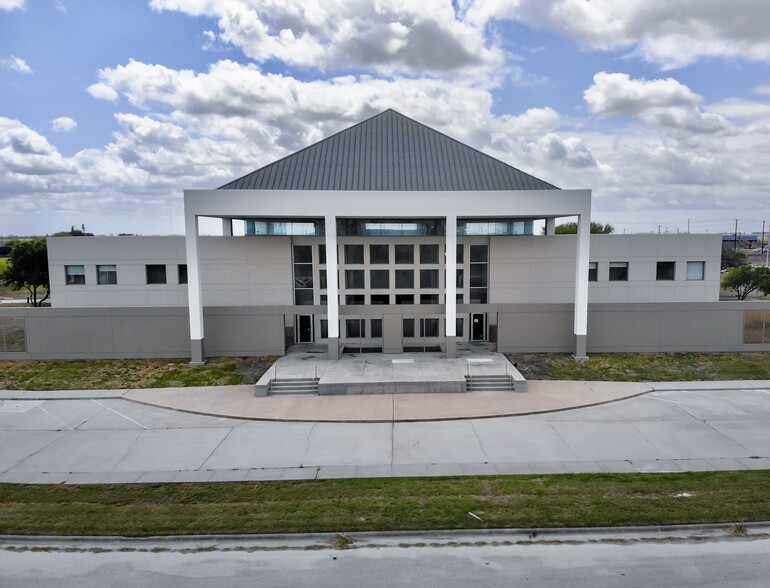 1024 Texas Yes Blvd, Robstown, TX for lease - Building Photo - Image 1 of 25