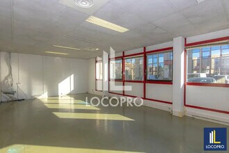 Office in Meyreuil for lease Interior Photo- Image 2 of 6