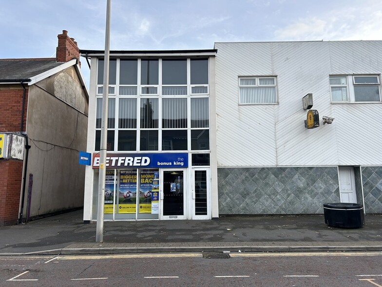 83-83A Highfield Rd, Blackpool for lease - Building Photo - Image 2 of 4