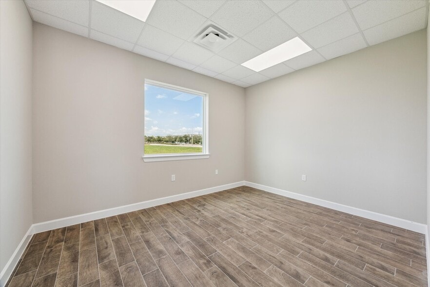 11960 Broadway St, Pearland, TX for lease - Interior Photo - Image 2 of 5