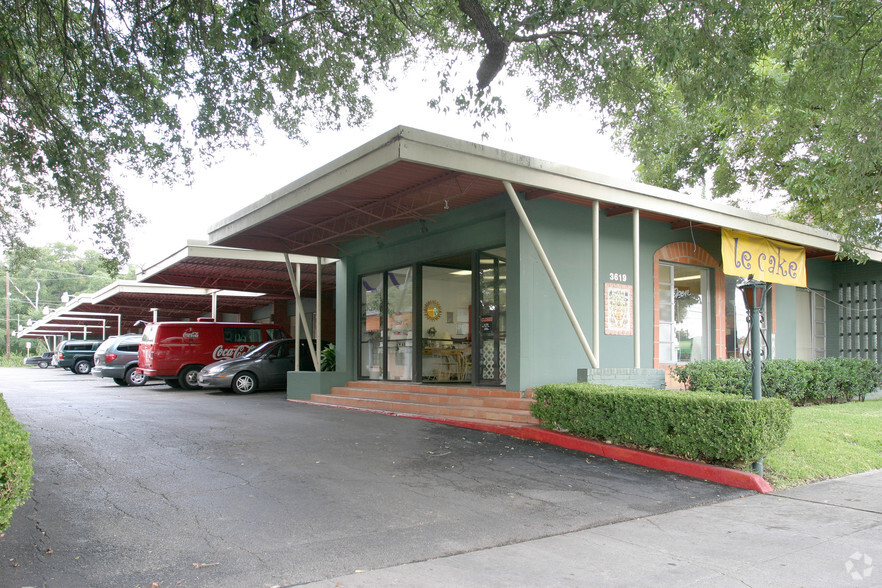 3617 Broadway, San Antonio, TX for lease - Building Photo - Image 2 of 14