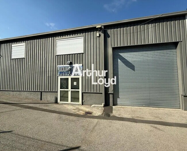 Vente Local d'activités 220 m²