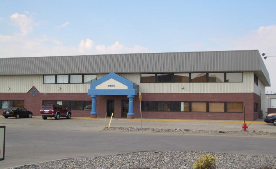 1106 N 38th St, Fargo, ND for sale Primary Photo- Image 1 of 1