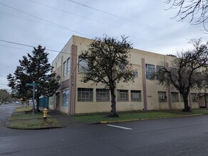 725 Shipping St NE, Salem, OR - AERIAL  map view