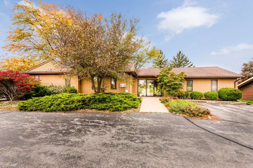 3078 Niles Rd, Saint Joseph, MI for sale - Building Photo - Image 1 of 1